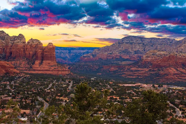 Sedona, Arizona günbatımı manzara