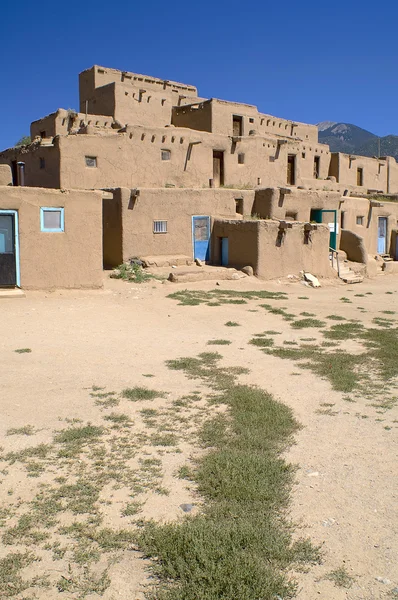 Πλινθόκτιστα σπίτια σε το Pueblo των ΓΤΒ, Νέο Μεξικό, ΗΠΑ. — Φωτογραφία Αρχείου