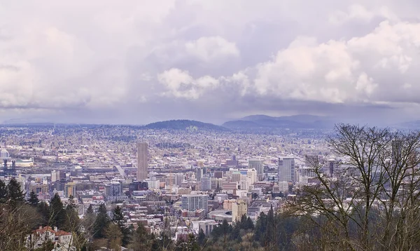 Vista di Portland Oregon con Stormy Sky — Foto Stock