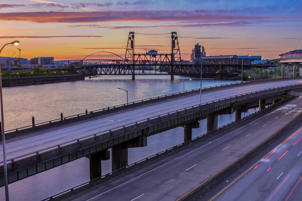 Sonnenuntergang Blick über die Interstate 5 in Portland oregon — Stockfoto