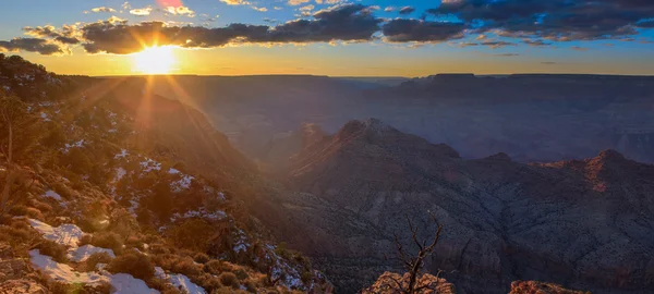 Vista majestosa do Grand Canyon ao anoitecer — Fotografia de Stock