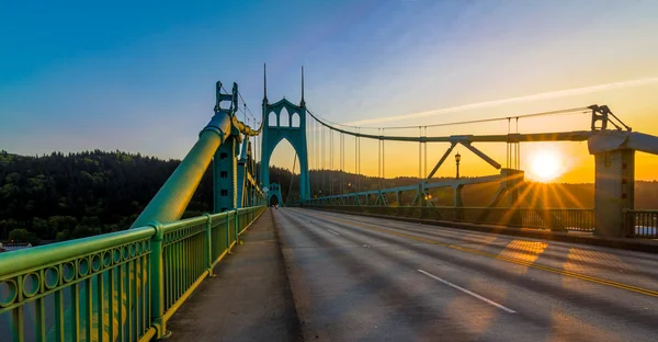 米国オレゴン州ポートランドでセント ジョンズ橋 — ストック写真