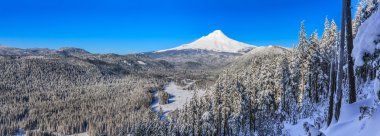 Beautiful Winter Vista of Mount Hood in Oregon, USA. clipart