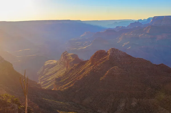 Vista majestosa do Grand Canyon ao anoitecer — Fotografia de Stock