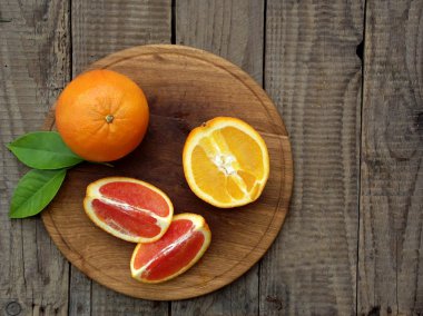 ahşap zemin üzerine portakal