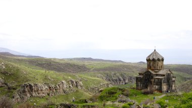 Ermenistan, tapınak Ambert