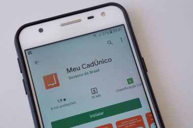 Bahia, Brezilya. 23 Nisan 2020. Meu Cadunico uygulaması akıllı telefon ekranında. Brezilya Birleşik Kayıtları. 