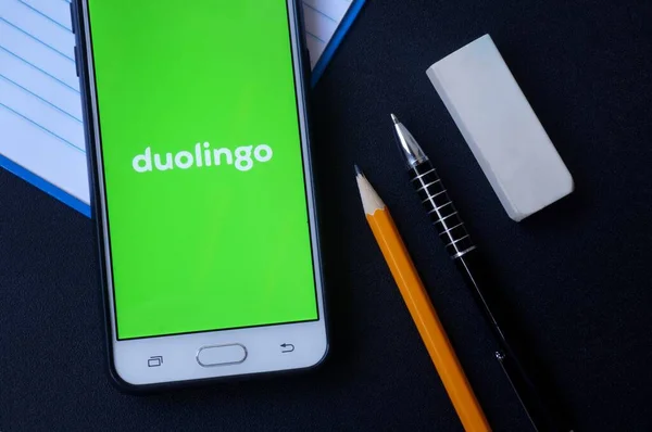Bahía Brasil Mayo 2020 Aplicación Duolingo Pantalla Del Teléfono Inteligente — Foto de Stock