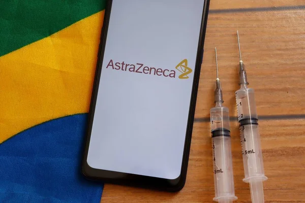 Bahia Brazil March 2021 Smartphone Astrazeneca Logo Medical Syringes Top — Stock Photo, Image