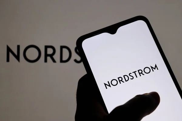 Bahia Brasil Junio 2021 Smartphone Mano Con Logo Nordstrom Pantalla — Foto de Stock