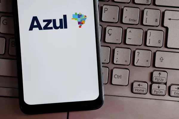Brasil Octubre 2020 Logotipo Azul Airlines Pantalla Del Teléfono Inteligente — Foto de Stock