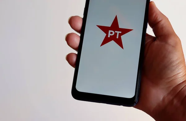 Bahía Brasil Octubre 2020 Smartphone Mano Mujer Con Logo Partido — Foto de Stock