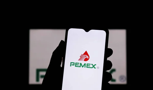 Bahia Brasil Julio 2021 Logotipo Pemex Muestra Pantalla Del Teléfono Imagen De Stock