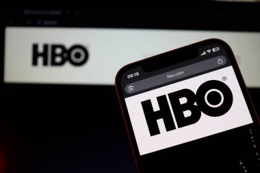 Salvador, Brezilya - 9 Aralık 2025: akıllı telefon ekranında HBO logosu. HBO yayını. Ev Gişesi. 