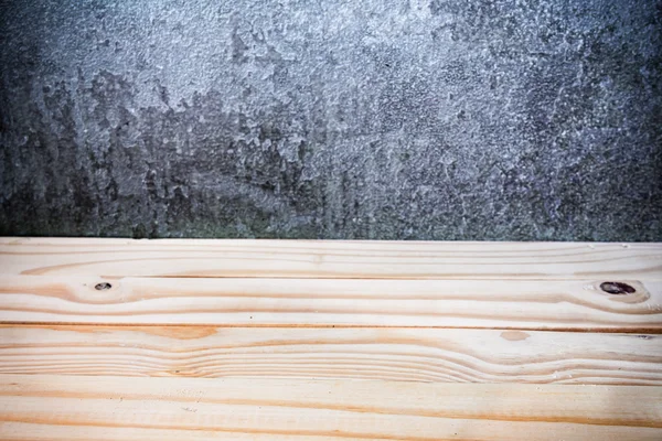 Pared de ladrillo y suelo de madera — Foto de Stock
