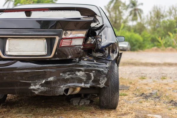 Araba kaza kaza otomobil hasar gördü..