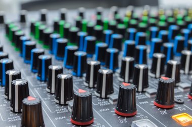 ses karıştırıcı kontrol düğmeleri cihazı