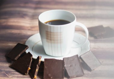 Çikolatalı sade kahve.