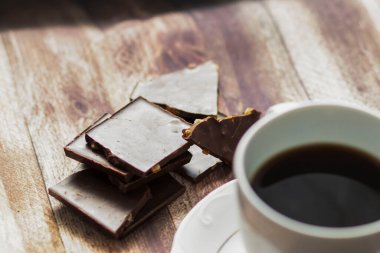 Çikolatalı sade kahve.