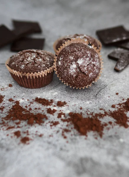 Шоколадные Кексы Сахарной Пудрой — стоковое фото