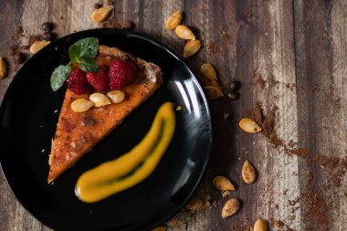 Balkabağı turtası. Şükran Günü pastası. Farklı arka planlarda