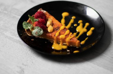 Balkabağı turtası. Şükran Günü pastası. Farklı arka planlarda