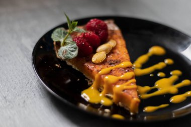 Balkabağı turtası. Şükran Günü pastası. Farklı arka planlarda