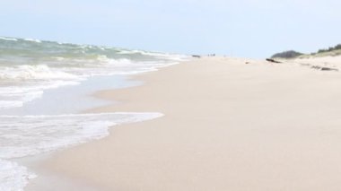 Denizde fırtına. Açık yaz günü.