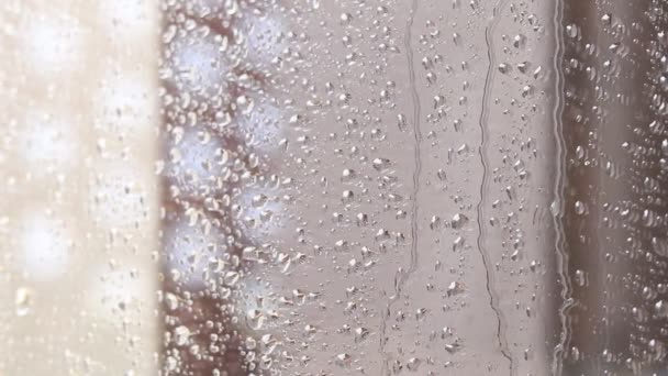 Esőcseppek Üvegen Ablak Egy Esős Napon Csökkentse Üveget Nagy Mennyiségű — Stock videók