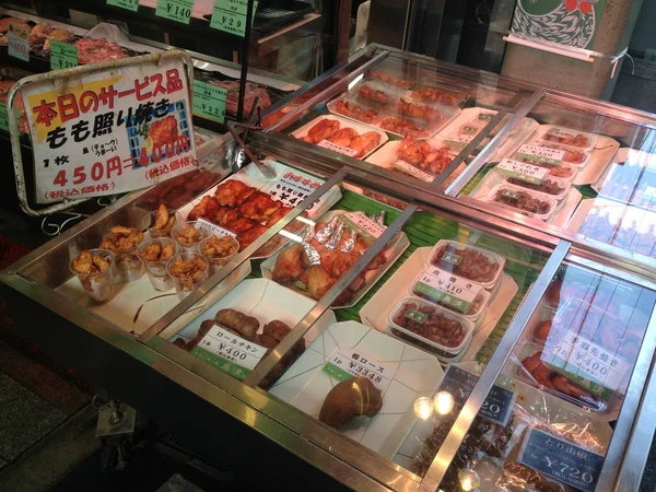 Nishiki callejón del mercado en Kyoto —  Fotos de Stock