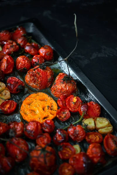 Baked Tomatoes Eggplant Zucchini Fresh Vegetables Table Market Vegetable Garden ロイヤリティフリーのストック画像