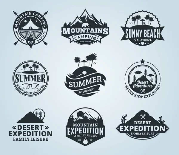 Conjunto de vector de verano, montaña y aventuras al aire libre logo — Vector de stock