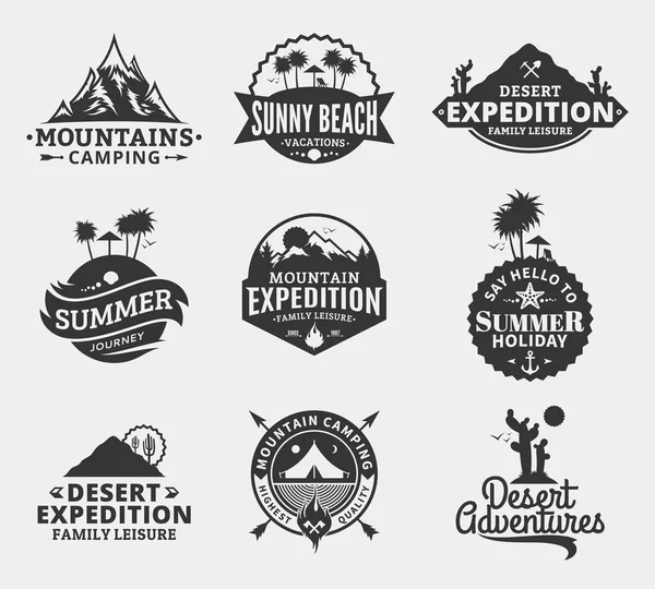 Conjunto de vector de verano, montaña y aventuras al aire libre logo — Vector de stock