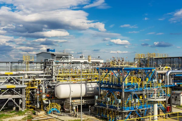 Sıvılaştırılmış gaz üretim tesisinin görüntüsü. Teknolojik ekipman