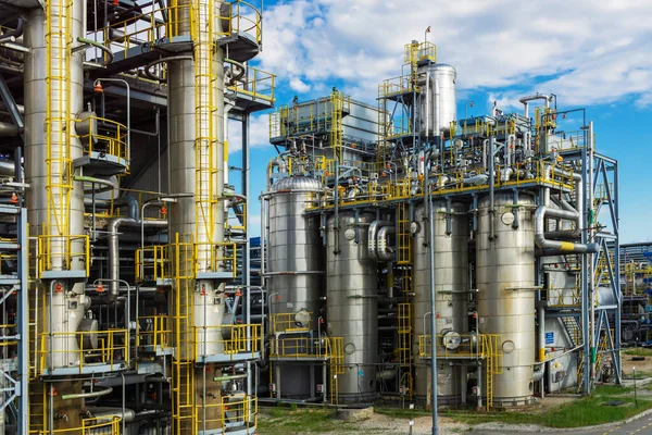Sıvılaştırılmış gaz üretim tesisinin görüntüsü. Teknolojik ekipman