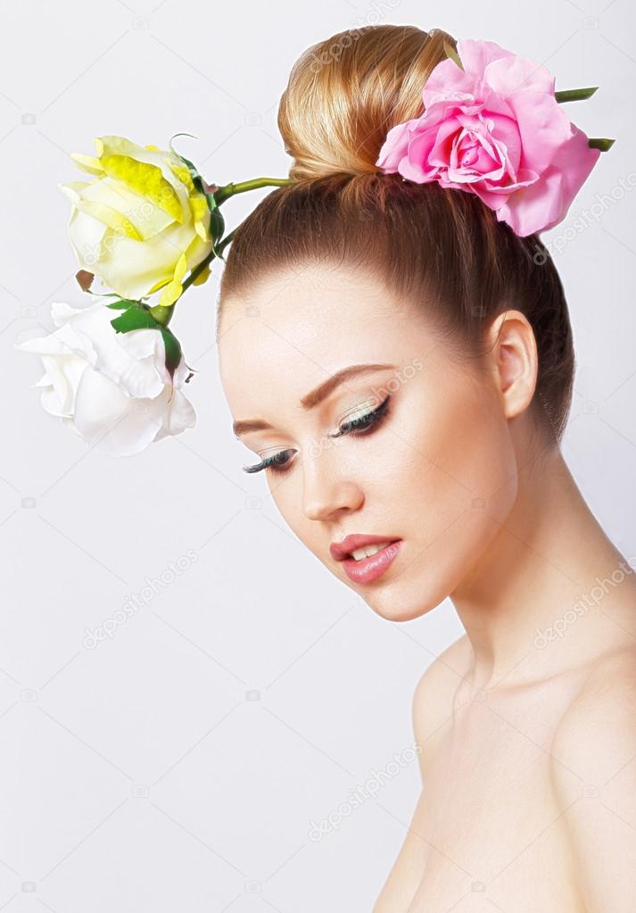 hardi - Real flowers🌹 Hairstyle - @makeoverbyhardi . Bride 👰 - @riddsvyas  . #makeoverbyhardi #indianmakeupartist #hairstyles #rose #flowers # hairstyles #hairgoals #traditional #hairbun #hairbundles #realflowers # flower #hairflowers #hairdo ...