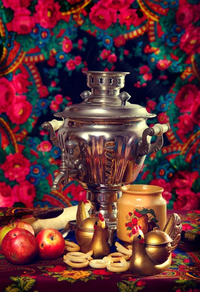 Geleneksel Rus çay semaver.