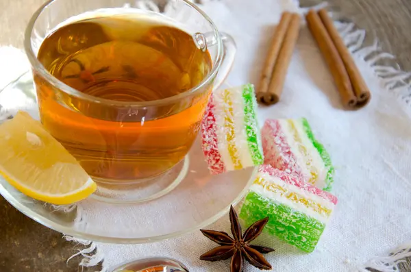 Limonlu çay