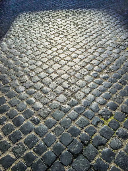 Roma'da parke taşı döşemesi — Stok fotoğraf