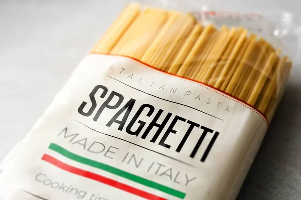 Una Confezione Spaghetti Con Etichetta Made Italy Alimentari Imballaggi Italiani — Foto Stock