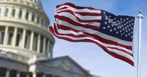 Bandera Estados Unidos Ondeando Con Capitolio Estados Unidos Fondo — Foto de Stock