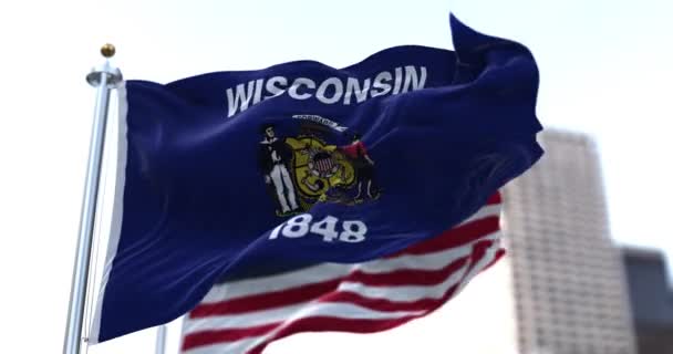 Las Banderas Del Estado Wisconsin Estados Unidos Ondeando Viento Democracia — Vídeo de stock