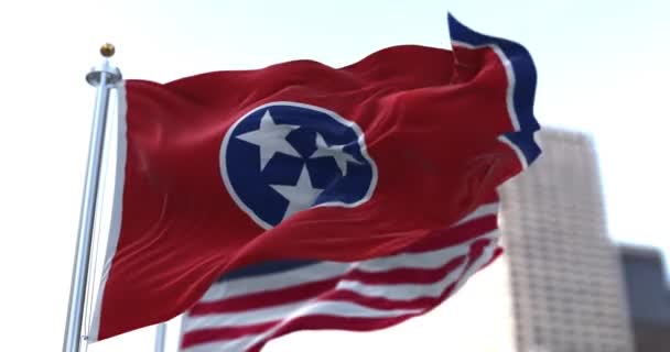 Flaggorna Från Tennessee Och Amerikas Förenta Stater Vinkar Vinden Demokrati — Stockvideo