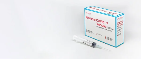 Cambridge Usa February 5Th 2021 Syringe Next Moderna Covid Vaccine — Stock Photo, Image