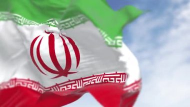 Bahreyn bayrağı rüzgarda dalgalanıyor. Soldaki beyaz şerit ve sağdaki kırmızı bölge, tırtıklı bir çizgi oluşturan beş üçgen. Kusursuz 3 boyutlu animasyon. Yavaş çekim döngüsü. Seçici odak