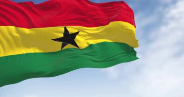 Gana 'nın ulusal bayrağı açık havada sallanıyor. Kusursuz 3 boyutlu animasyon. Yavaş çekim döngüsü. Seçici odak