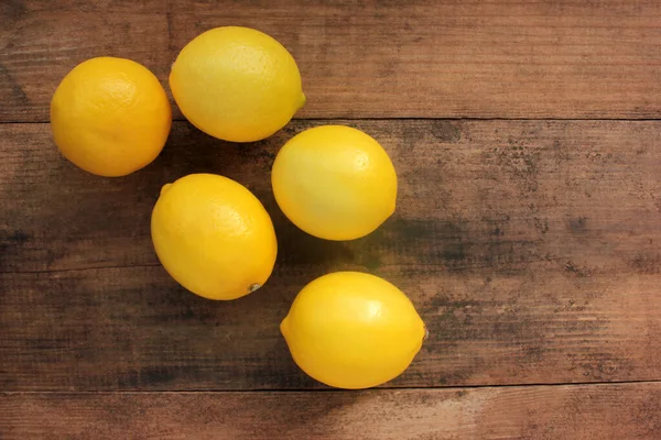 Fresh Yellow Lemons Wooden Background Flat Lay Copy Space Group — Stock Photo, Image