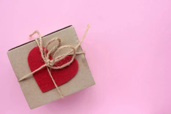 Craft Gift Box Tied Twine Decorated Handmade Felt Fabric Heart — Foto Stock