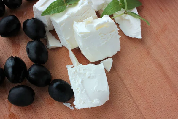 Feta Cheese Black Olives Cutting Board Background Bahan Segar Untuk — Stok Foto