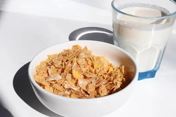 Bowl Cereal Glass Milk White Background Healthy Breakfast Cornflakes Milk — Stock Photo, Image